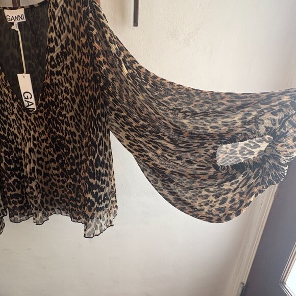 GANNI Leopard Pleated Puffy Sleeve Top - Picture 3 of 9